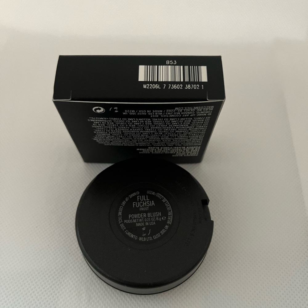 New MAC Cosmetics POWDER BLUSH Full Fuchsia bright intense, satin $25.00 - Picture 9 of 10
